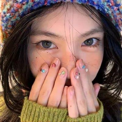 碧窗艳影